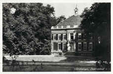 9977 Gezicht op de voorgevel van het landhuis Sparrendaal (Hoofdstraat 87-91) te Driebergen-Rijsenburg uit het zuiden.